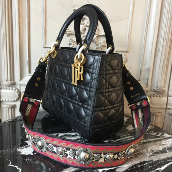 cohotbag lady D10r 1571