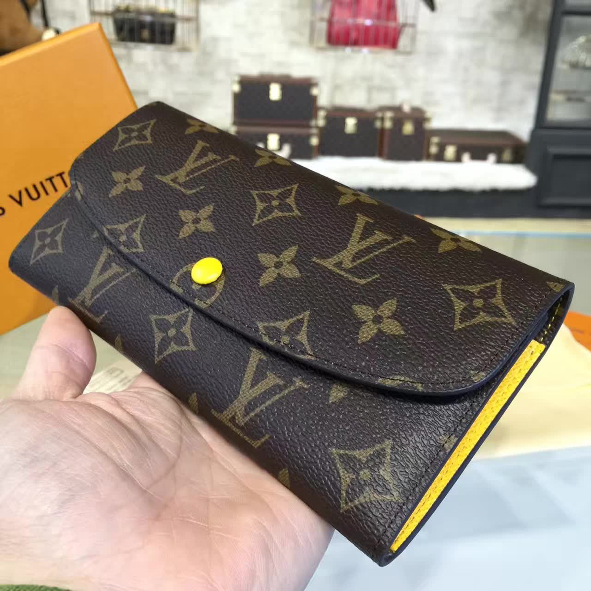 l0vis Vvtt0n emilie wallet cohotbag  3643