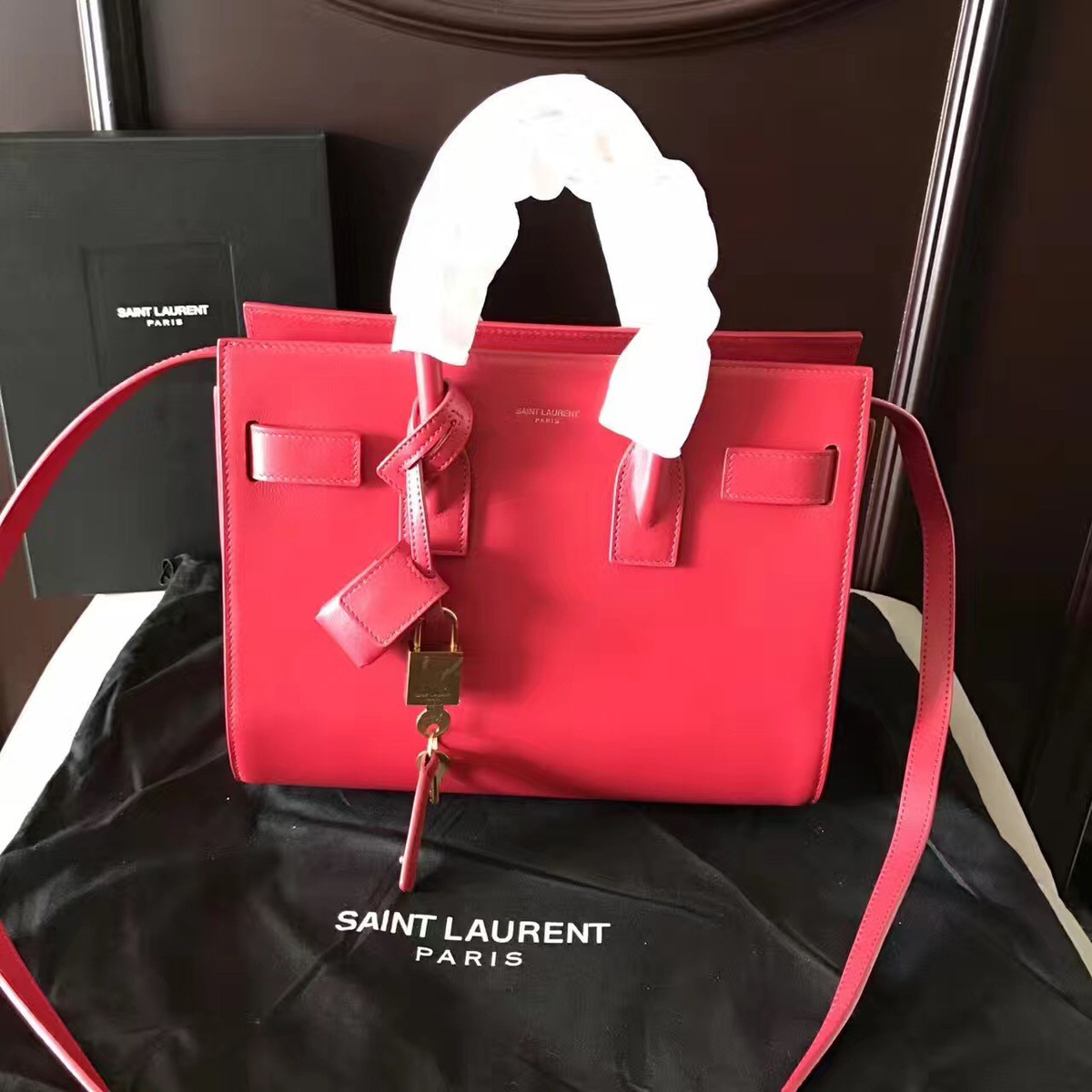 Y51 sac de jour grained leather 4917 26cm x 12.5cm x 20.5cm