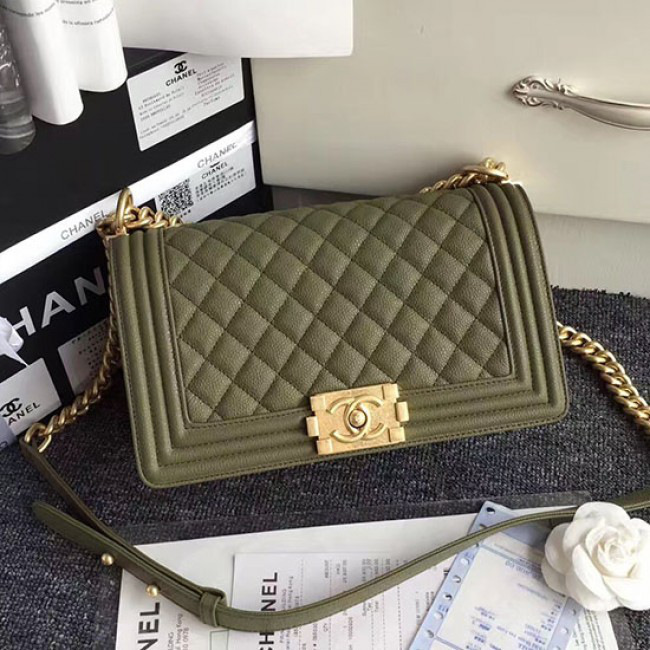 Ch**el quilted caviar medium boy bag green  25 x 14.5 x 8 cm