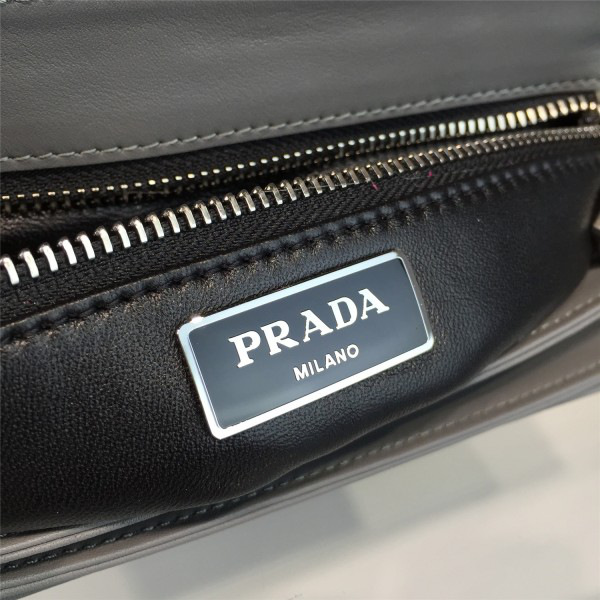 Pra*a metal closure 3928 30cm x 7cm x 19cm
