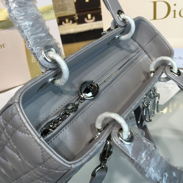 lady D10r 1640  24cm x 10cm x 20cm