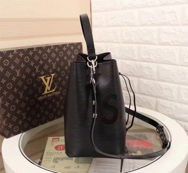 l0vis Vvtt0n svp*me bucket bag black m44022 2996 26*22*27cm