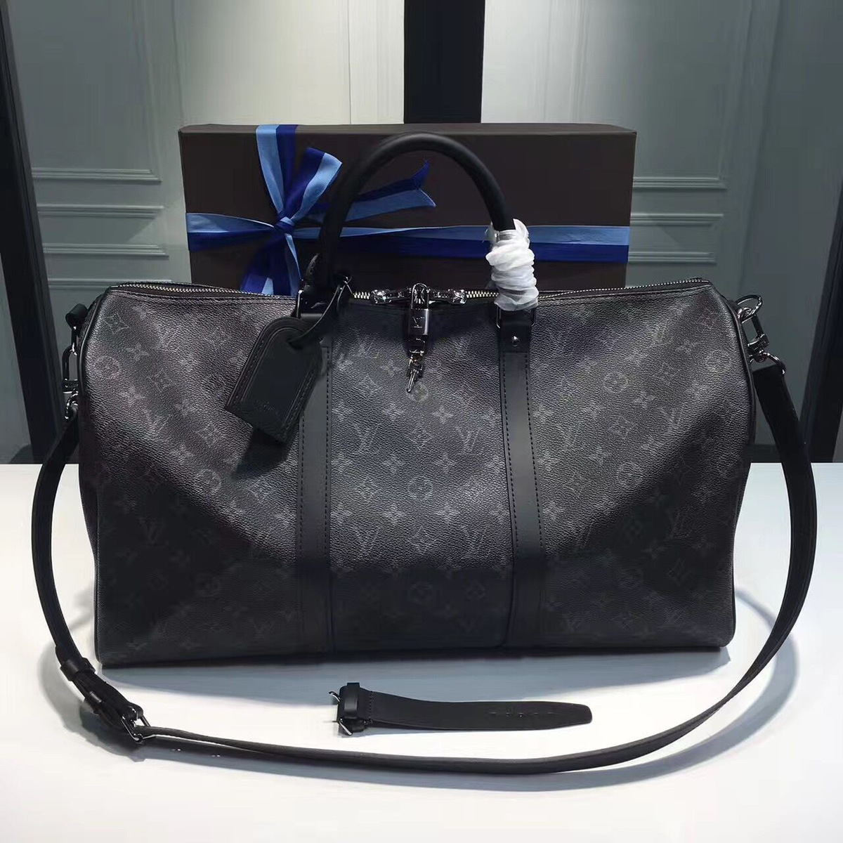 l0vis Vvtt0n keepall bandoulière 55 noir_55cm x 31cm x 24cm