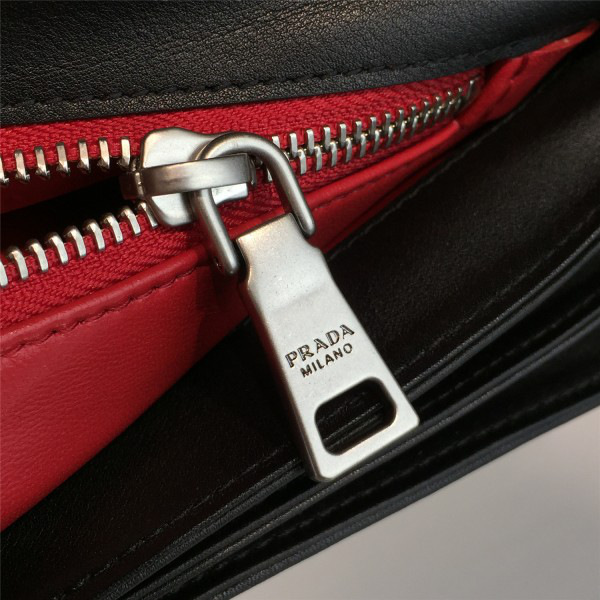 Pra*a metal closure 3922 30cm x 7cm x 19cm