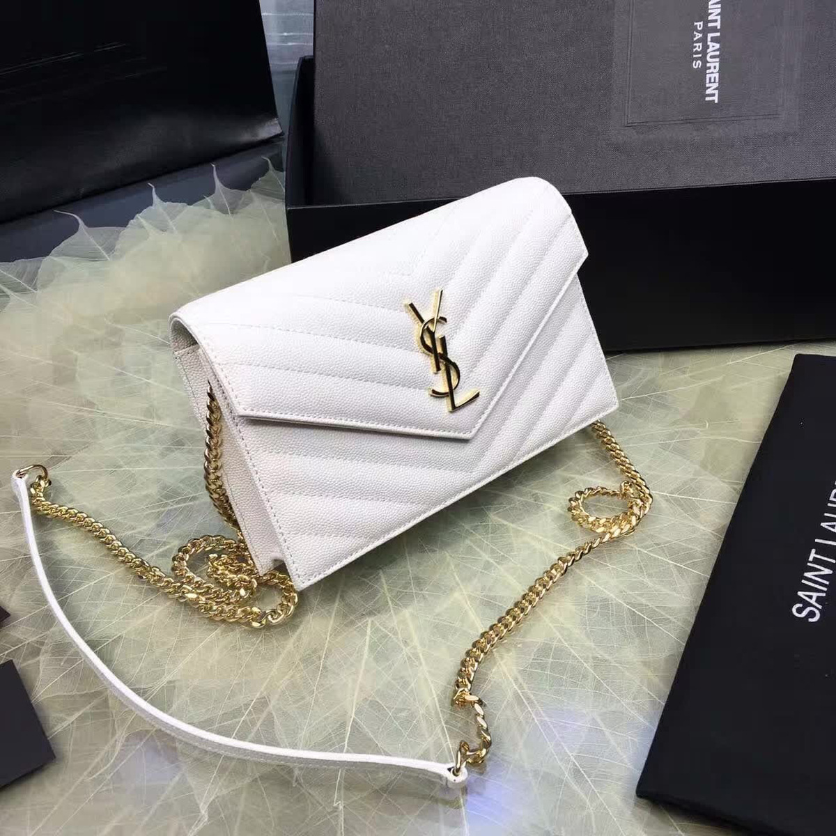 Y51 monogram college white 5061 19cm x 11.5cm x 4cm