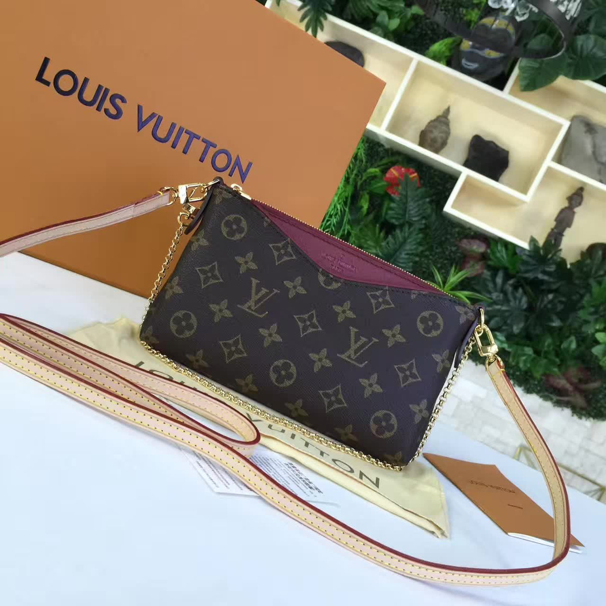 cohotbag l0vis Vvtt0n pallas cluth chain marine 3612