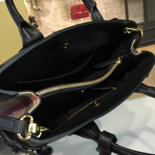 Bv*b*rry black shoulder bag 35cm x 10cm x 29cm