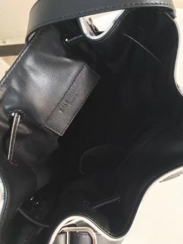 Ba1en*iaga bucket bag 22cm x 15cm x 24.5cm