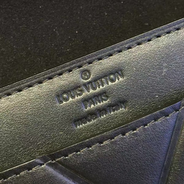 l0vis Vvtt0n l0vise chain cohotbag  gm 3437
