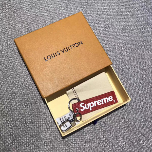 l0vis vvtt0n S*perme key ring red 3801