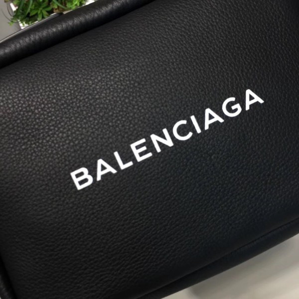 Ba1en*iaga bag 23*5.5*16cm