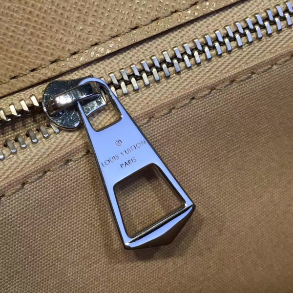 l0vis Vvtt0n clery cohotbag  epi leather m54538 3661