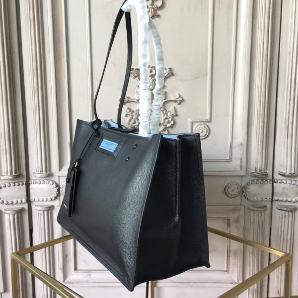 Pra*a cortex shoulder bag z4305 33.5cmx15.5cmx23cm