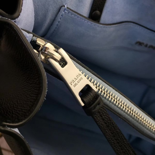 Pra*a cortex shoulder bag z4305 33.5cmx15.5cmx23cm