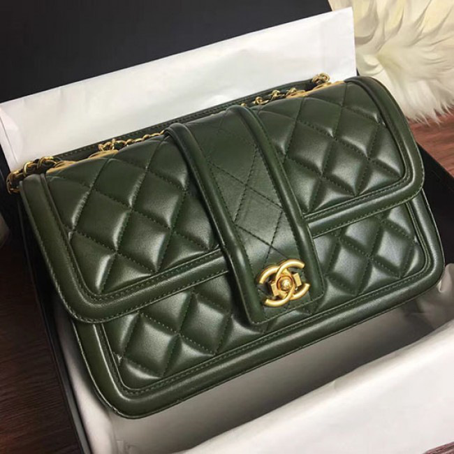 Ch**el quilted lambskin gold-tone metal flap bag green