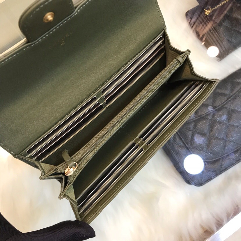 Ch**el long imported deer grain leather v-grain road wallet 80758 green 10.5*19.*3cm
