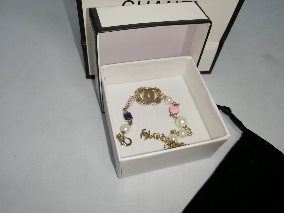 Ch**el delicate bracelet