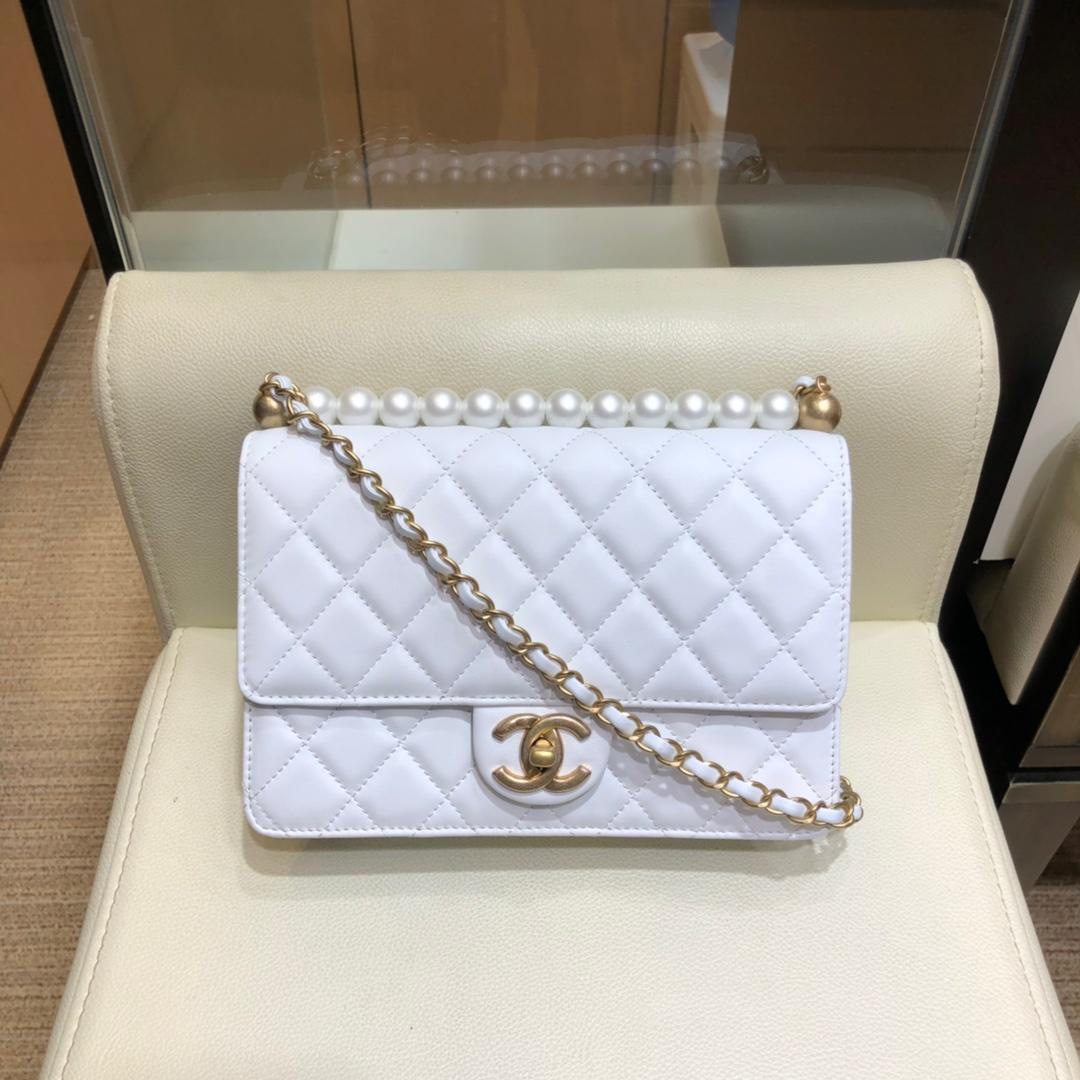 Ch**el classic rhomboid cover bag white 21x4x16