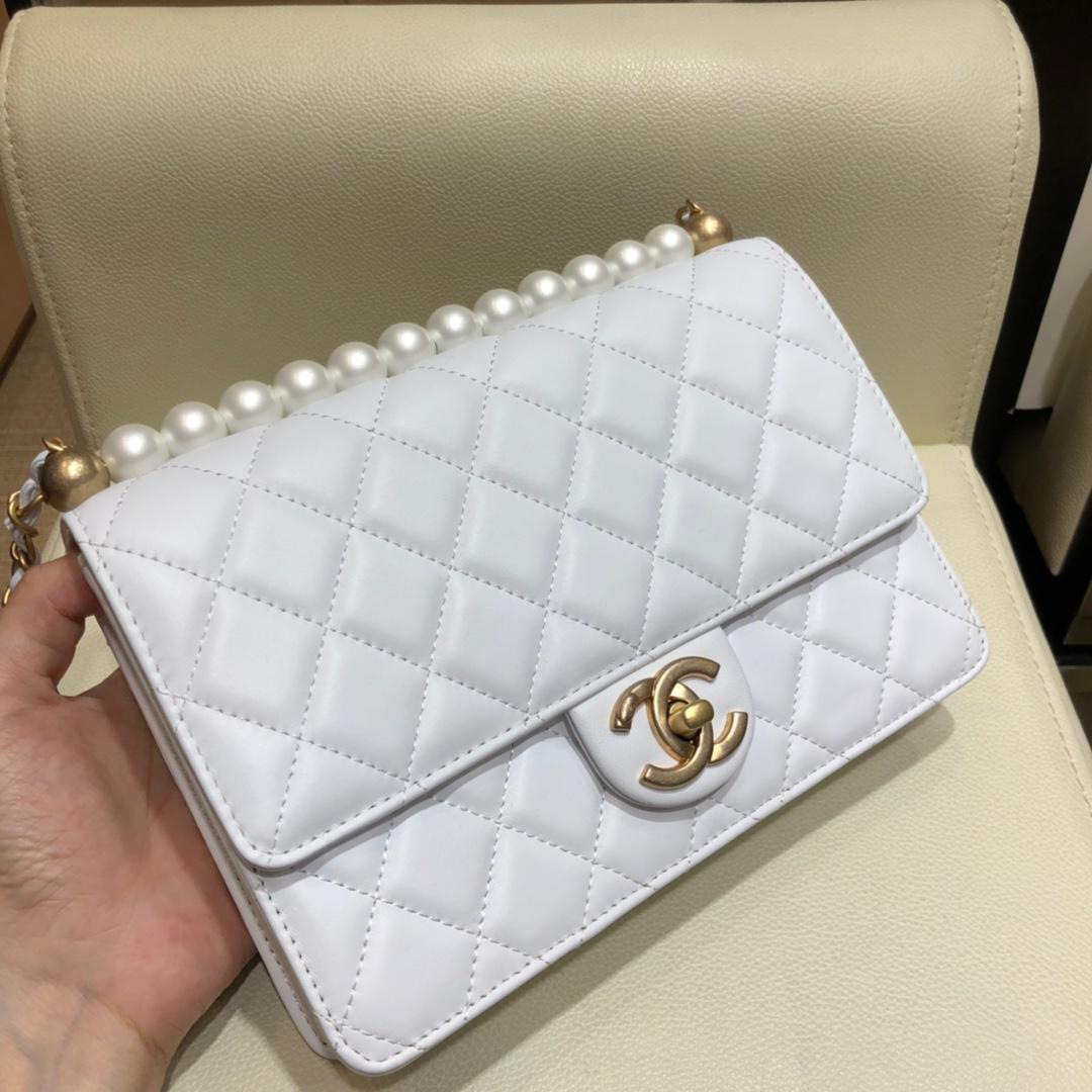 Ch**el classic rhomboid cover bag white 21x4x16