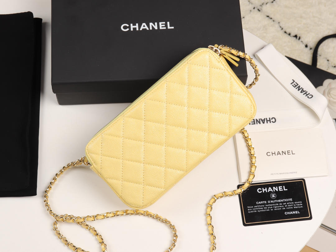 Ch**el 2019 new chain bag yellow