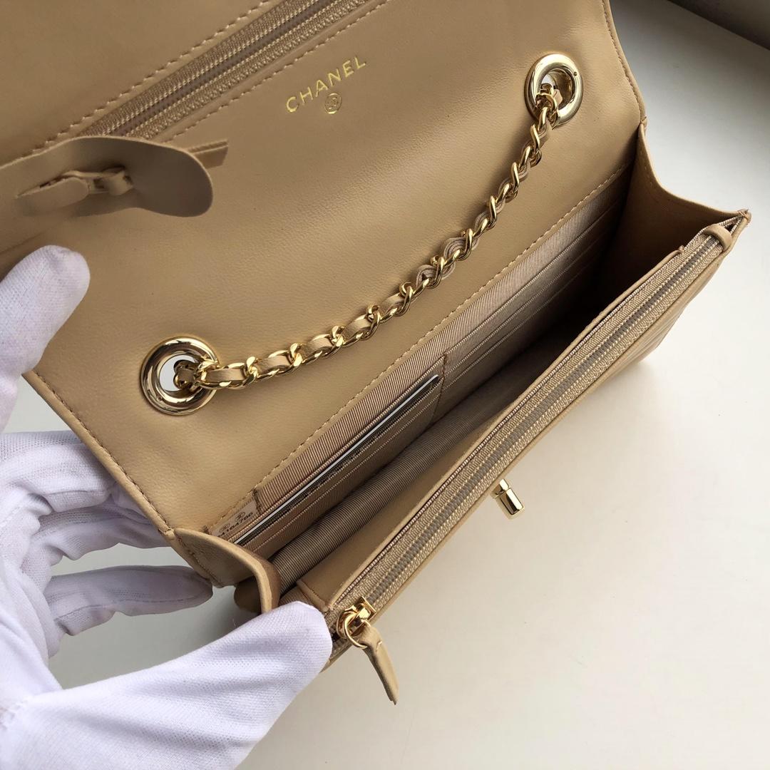 Ch**el lamb skin v-type chain bag yellow  19x13.5x3.5cm