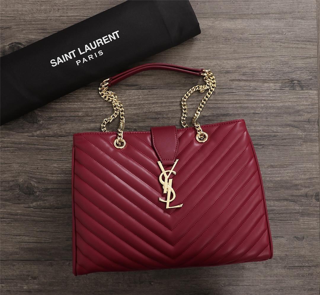 Y51 monogramme red 35x9.5x25cm
