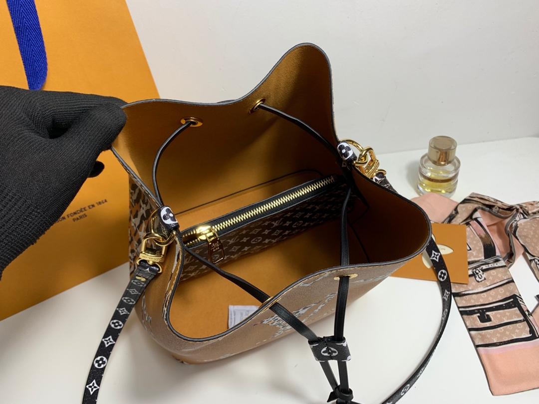 Lv jungle neo monogram pattern neonoe handbag MM m44717 26cm