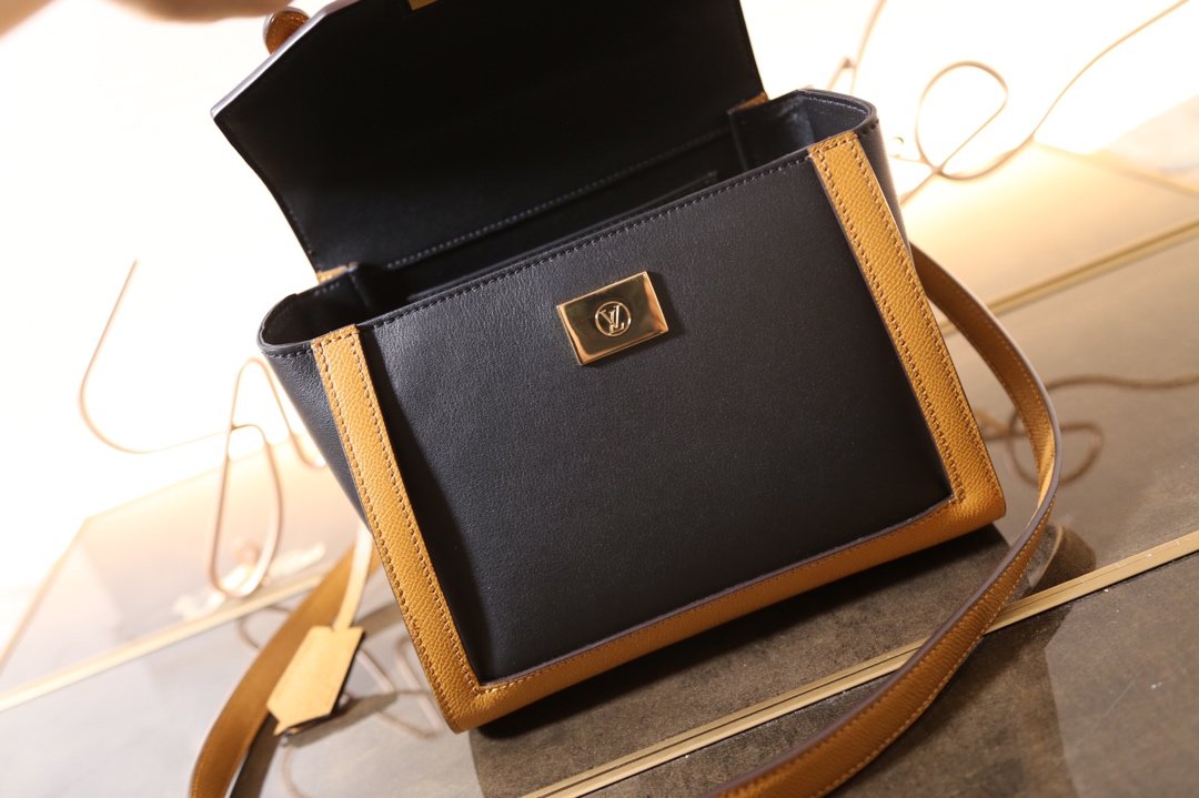 LV arch handbag yellow 22*20*3cm