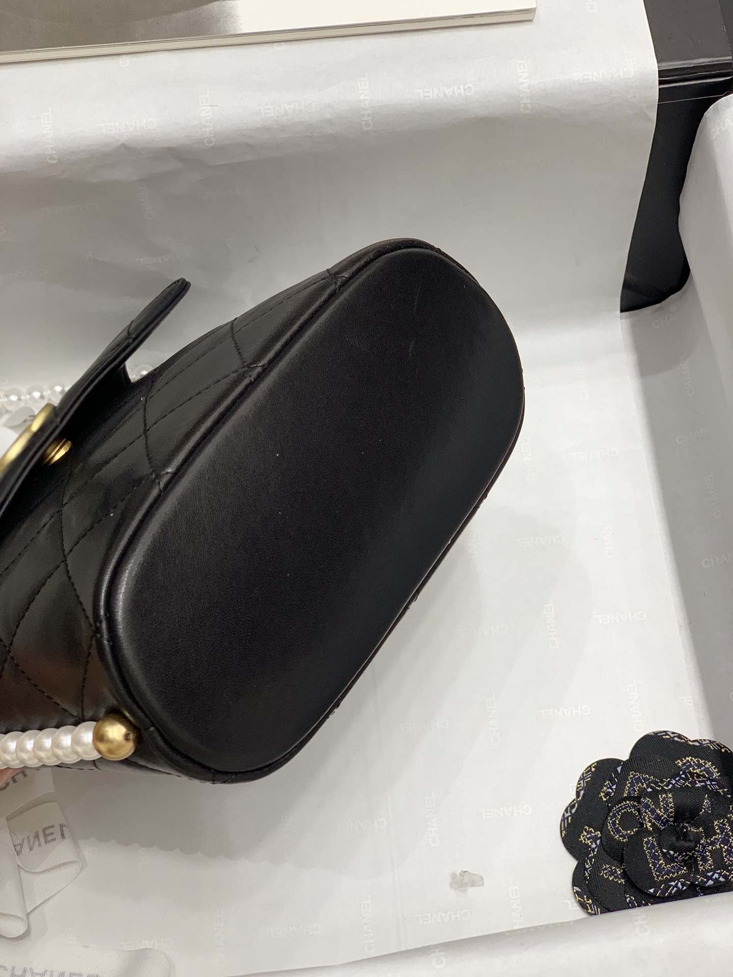 Early spring new series pearl chain bag black