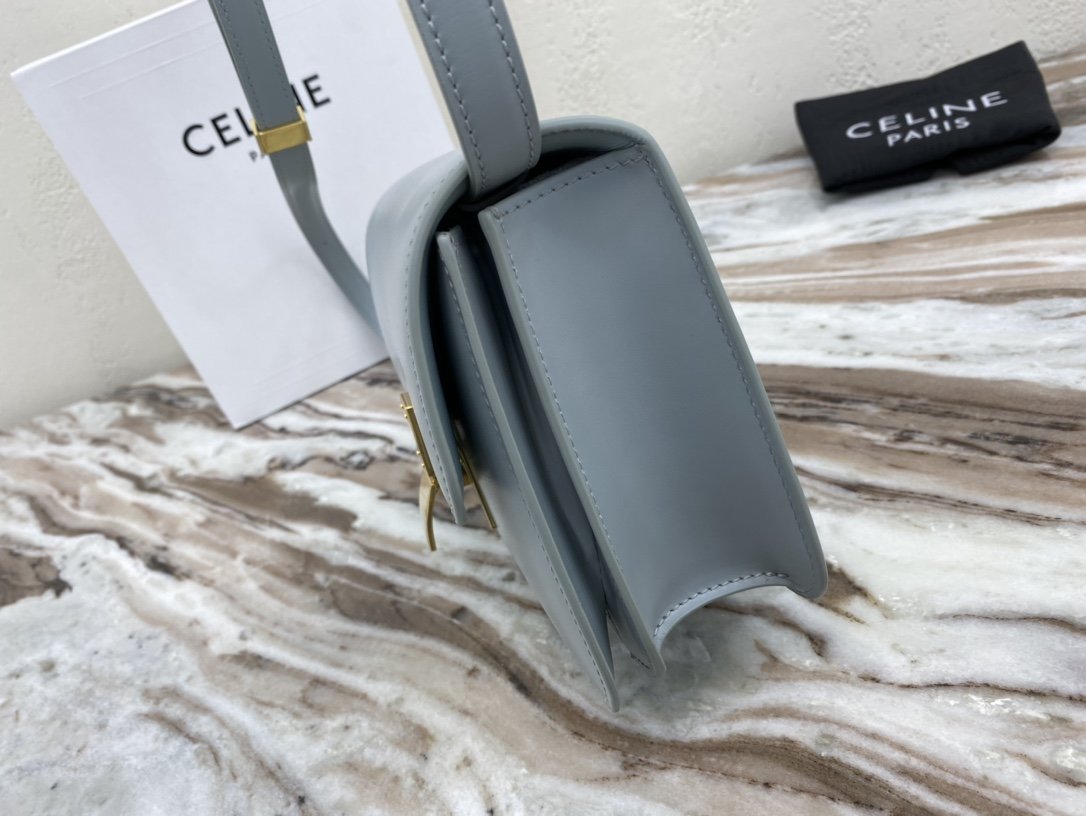 Ce1i*e teen classic bag in box calfskin light charcoal 18.5×15.5×6 cm