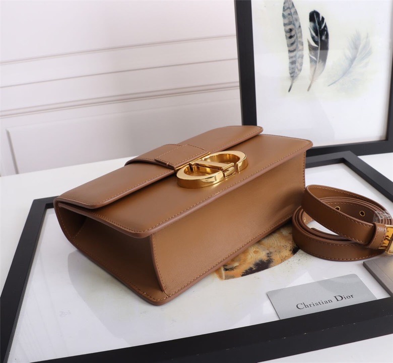 D10r lady D10r montaigne smooth cowhide brown 24 x 17 x 8 cm