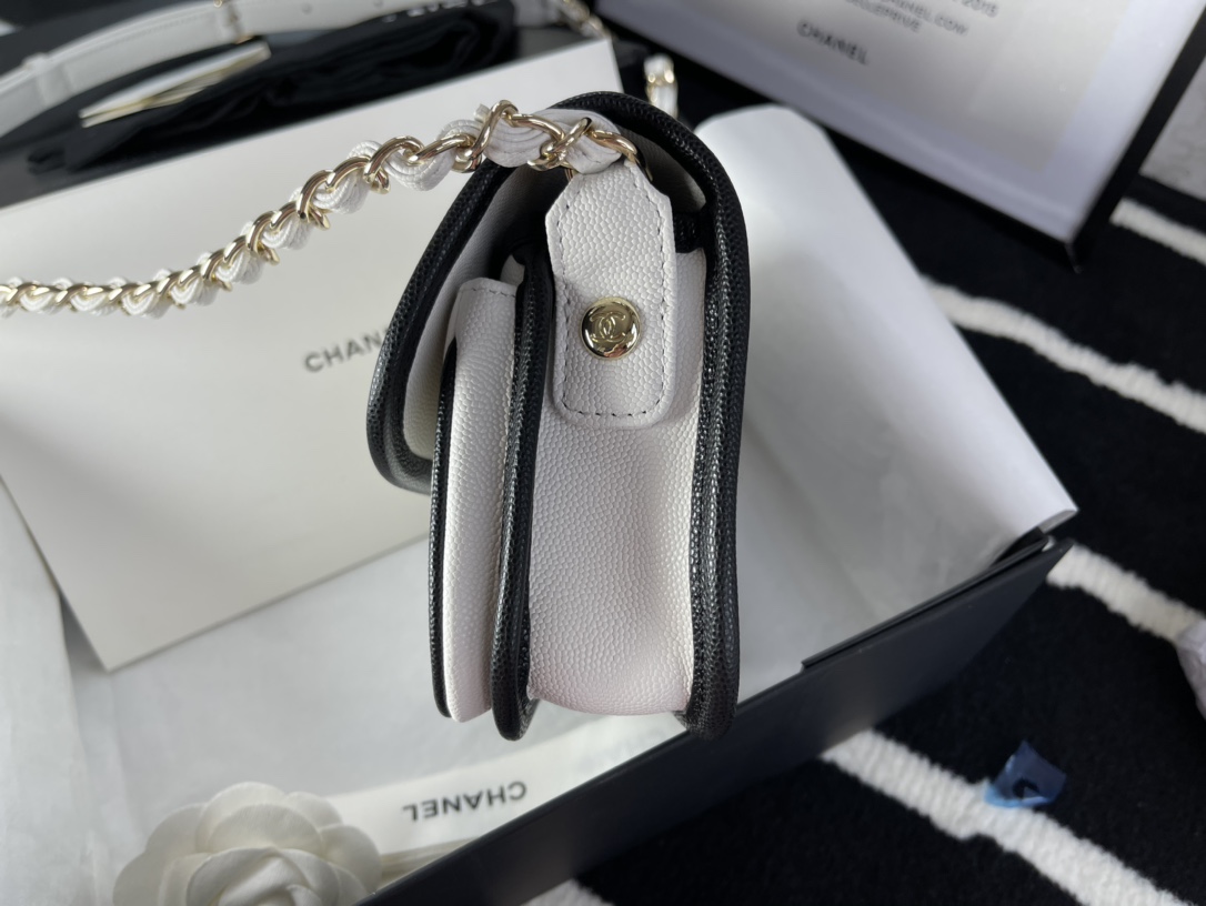 Ch**el mini messenger bag white & black as2465 13 × 18 × 6 cm