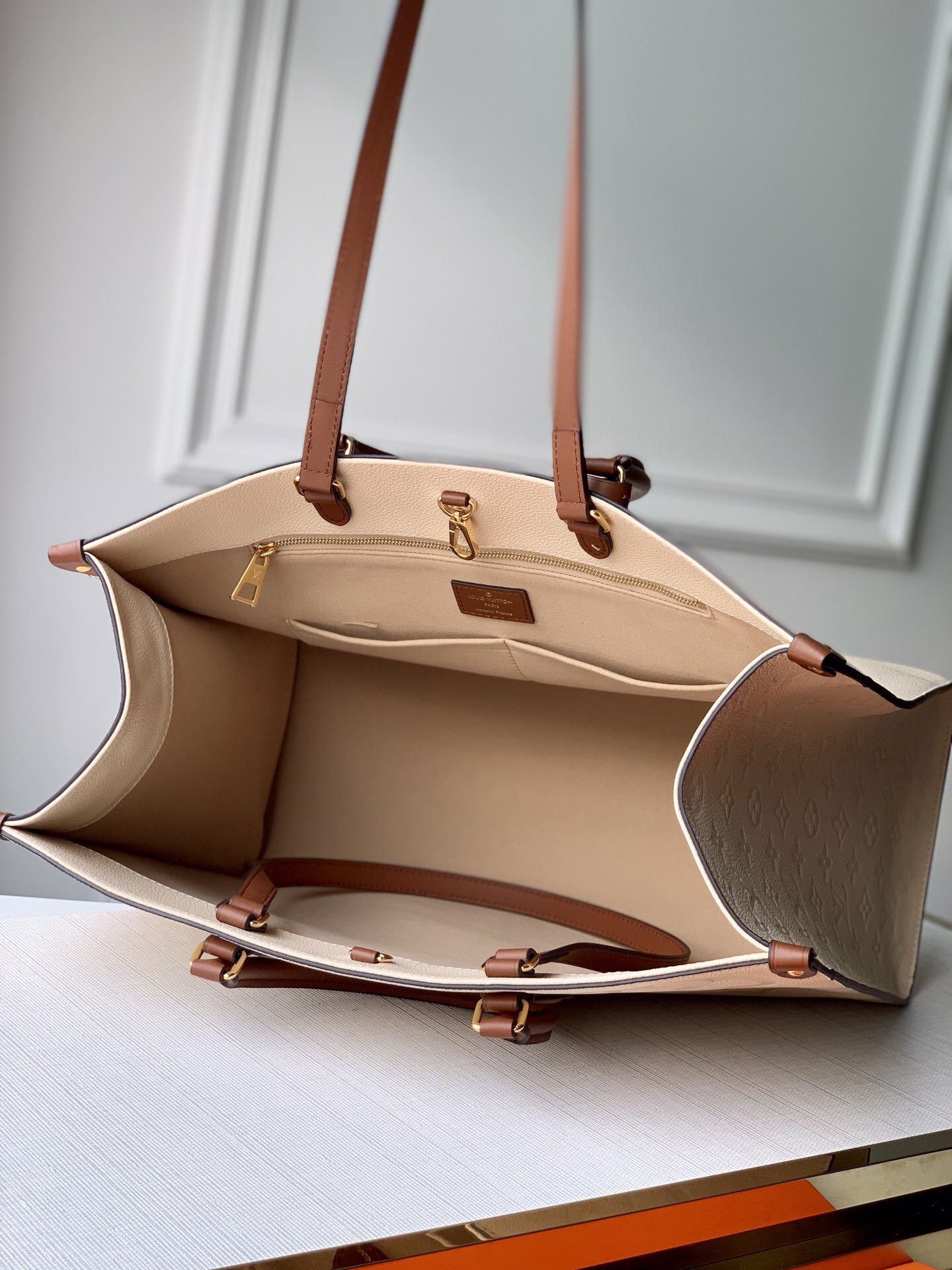 l0vis Vvtt0n onthego gm m44921 41.0 x 34.0 x 19.0 cm