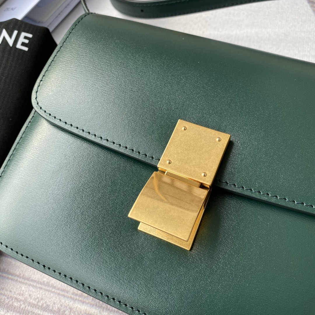 Ce1i*e small classic bag in box calfskin amazone 189183dls 18 x 15 x 6 cm