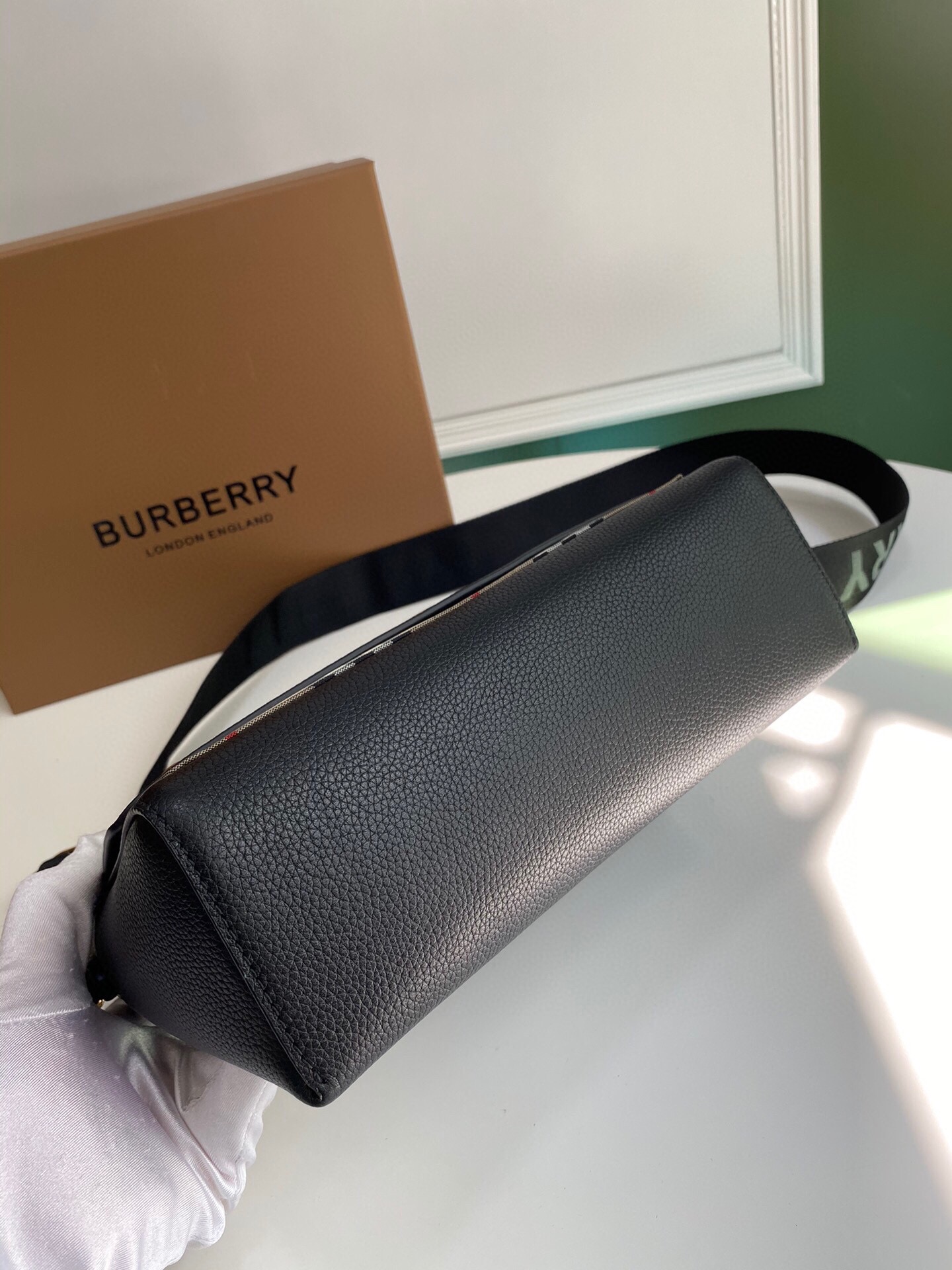 Bv*b*rry leather and vintage check note crossbody bag black 25 x 8.5 x 18cm