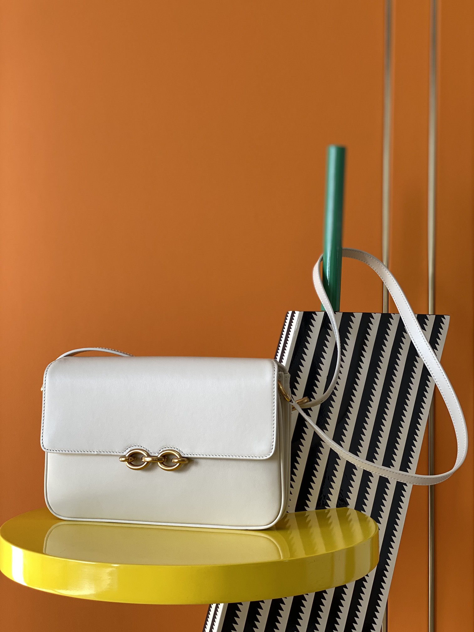 Y51 le maillon satchel in smooth leather white 6497952 24x14.5x3.5cm