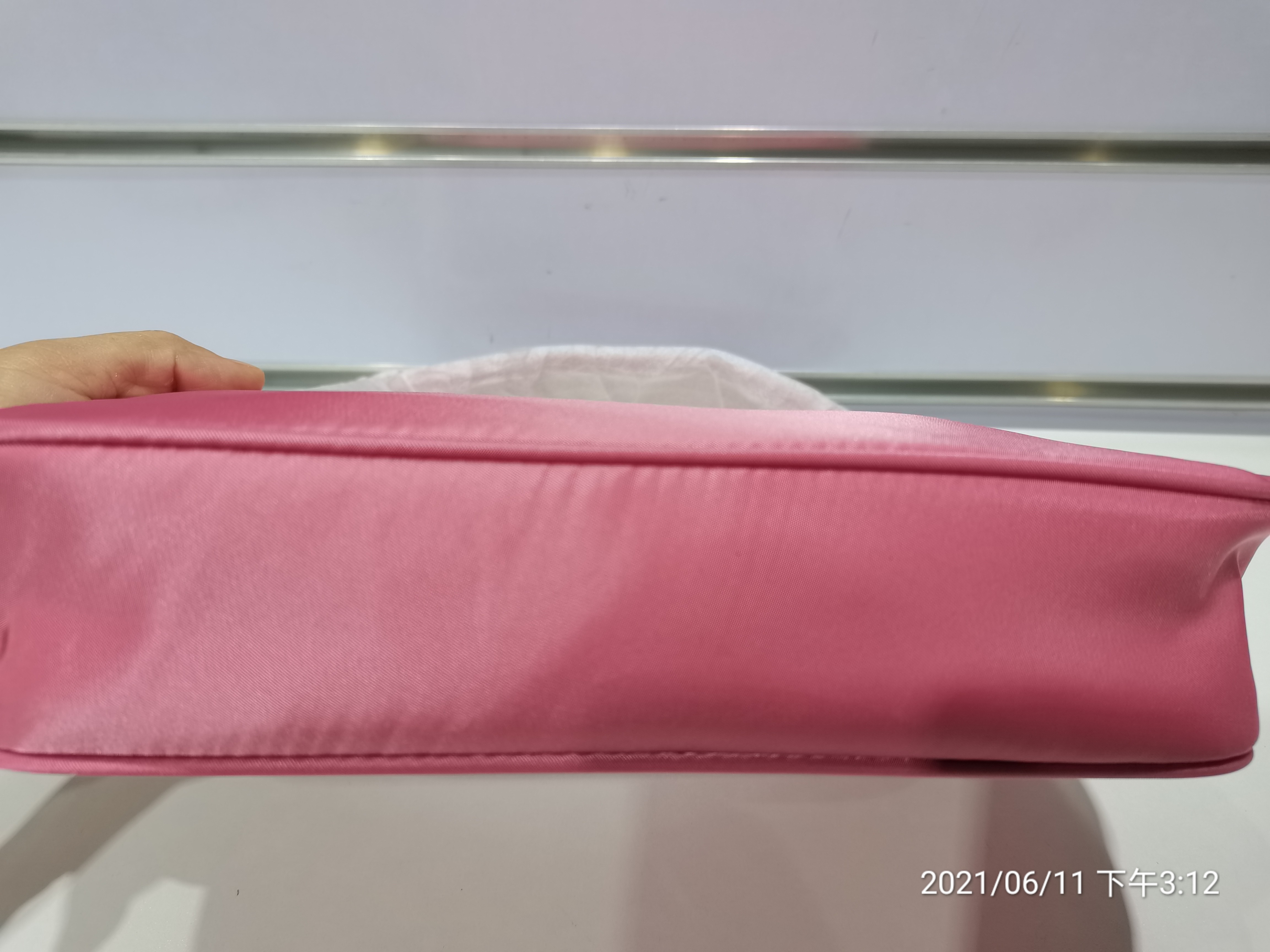 Pra*a re-edition 2000 nylon mini bag pink 1ne515 17 x 6 x 22 cm