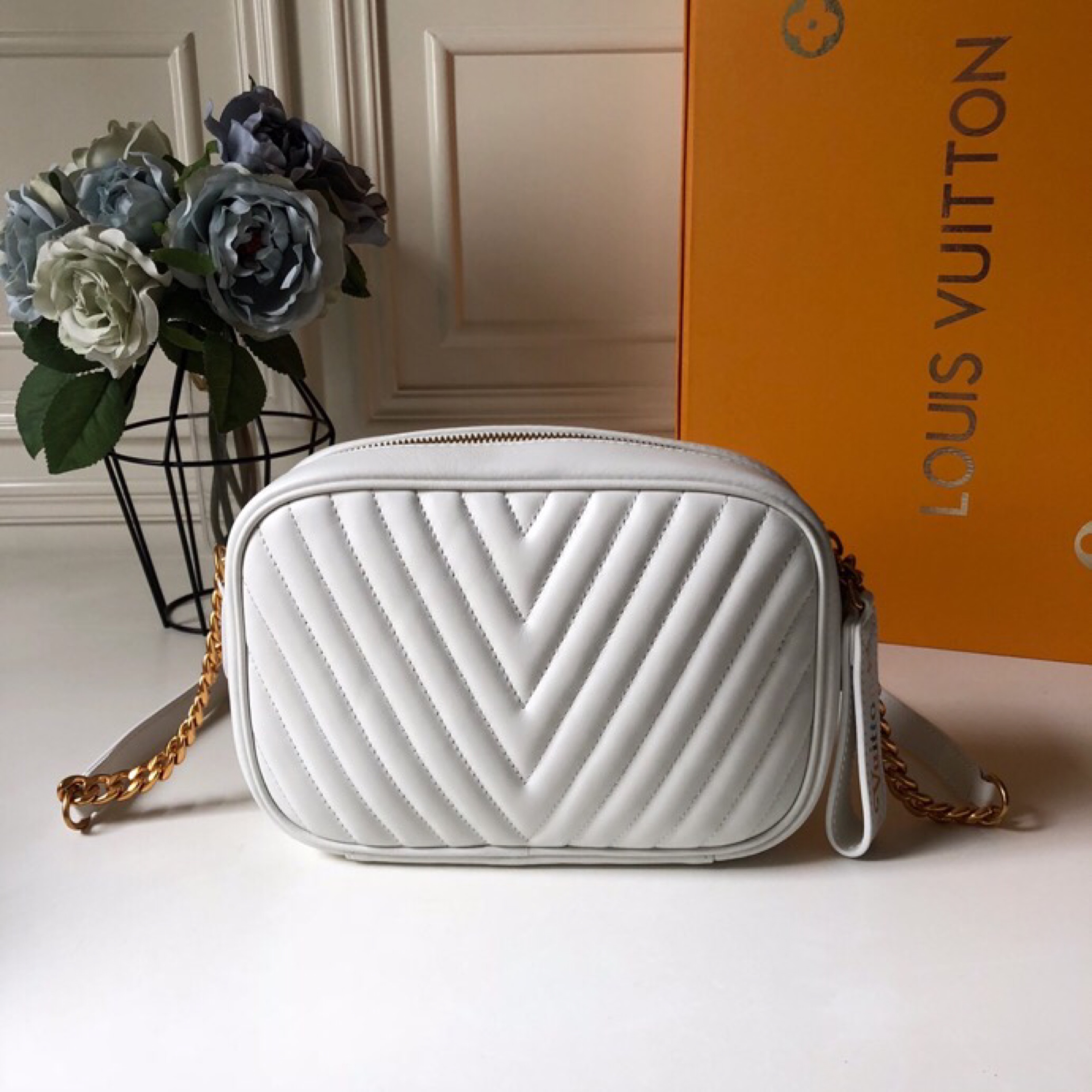 l0vis Vvtt0n new wave camera bag  h24 21.5 x 15.5 x 6 cm