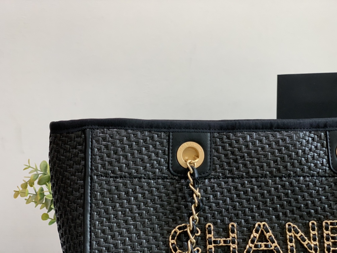 Ch**el large tote straw, calfskin & gold metal black a66941