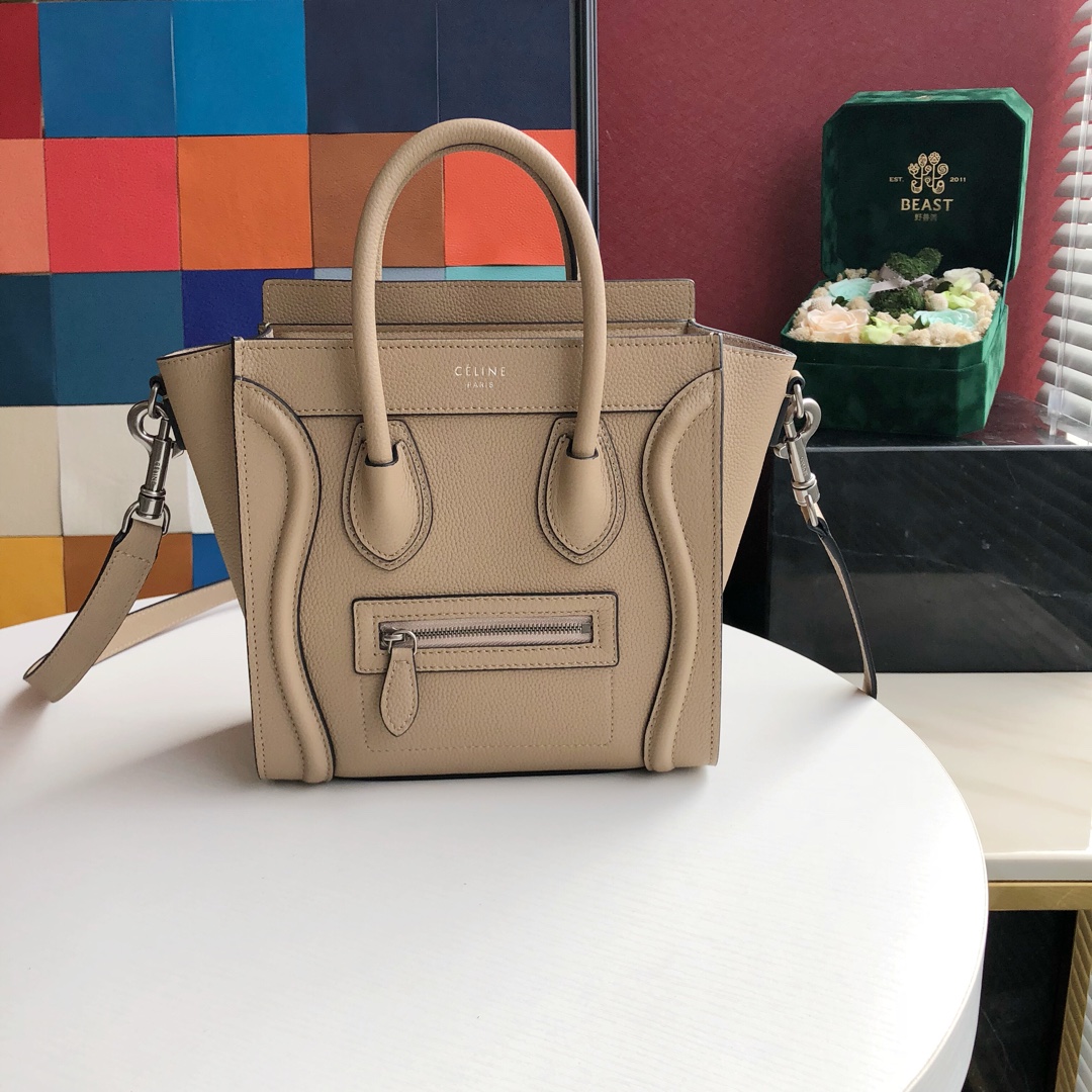 ce1i*e nano lU*gage bag in drummed calfskin dune 189243dru 20 x 20 x 10 cm