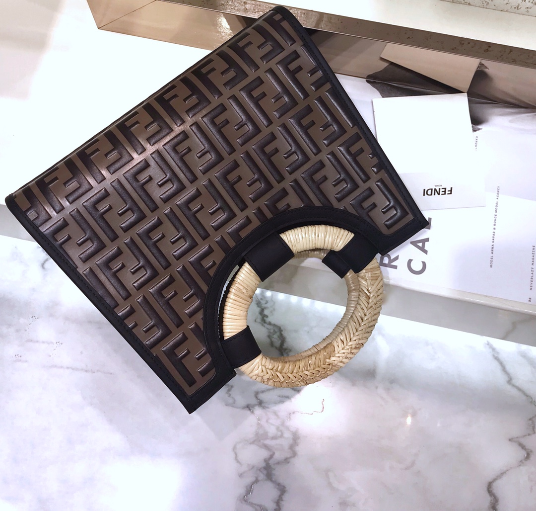 F**di runaway shopper multicolour leather shopper 8bh353a652f0h3c 28.5 x 12 x 18 cm
