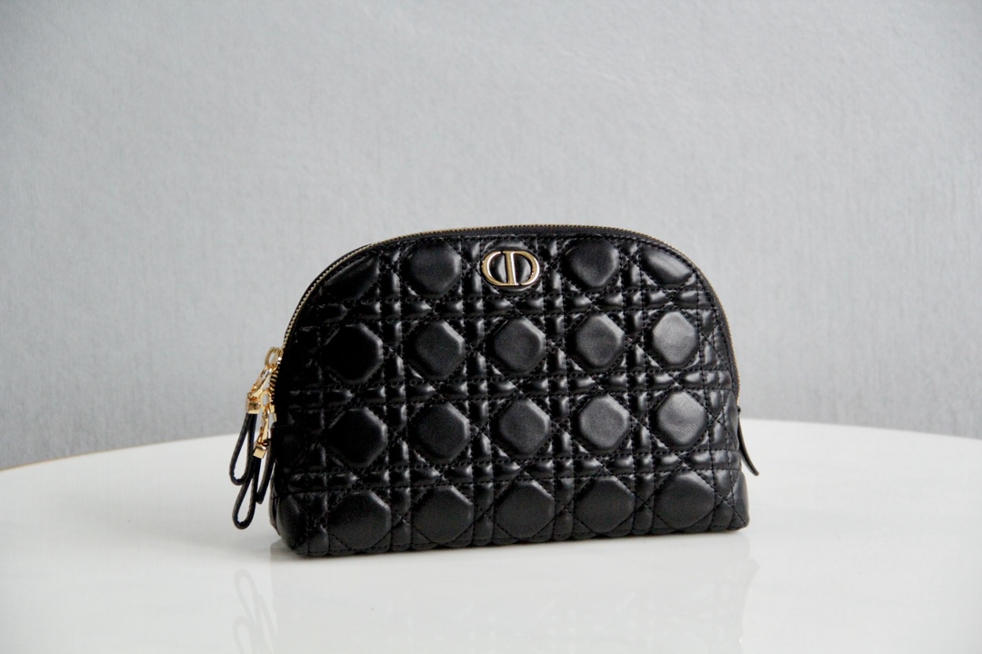 D10r caro beauty pouch black cannage lambskin 330 23 x 15.5 x 7.5 cm