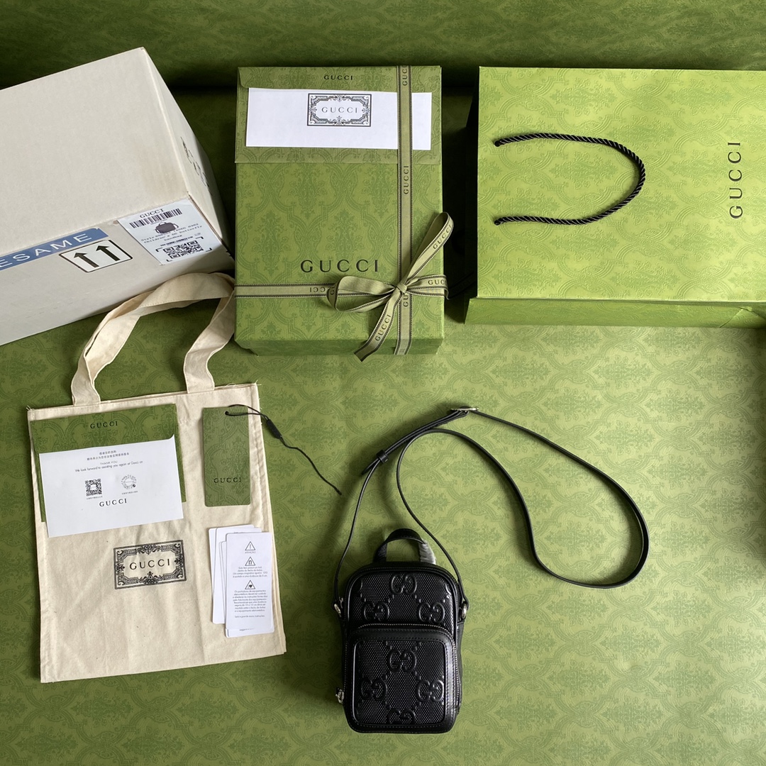Gvc*1 gg embossed mini bag black leather 658553 11.5 × 17 × 4 cm
