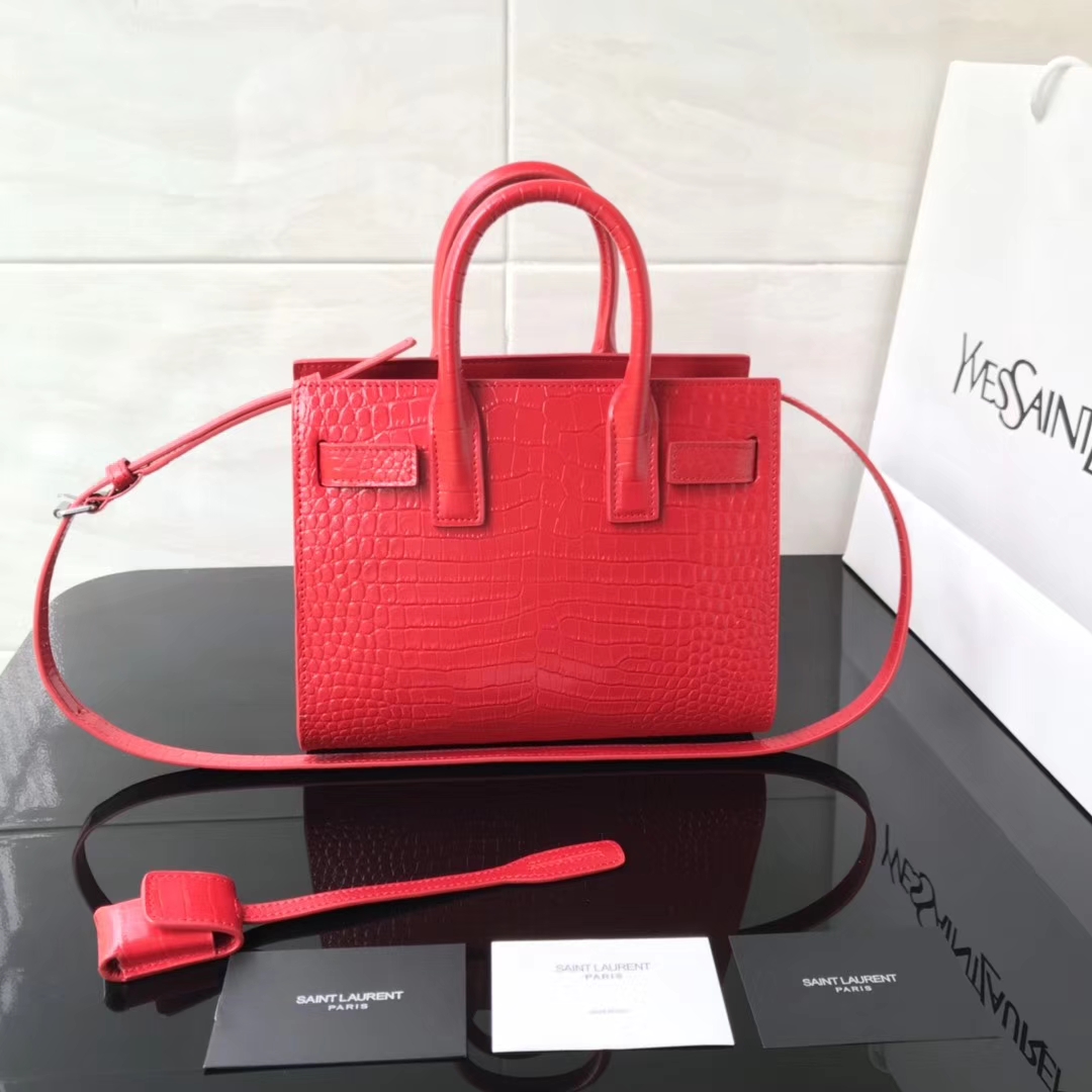 CLASSIC SAC DE JOUR NANO IN EMBOSSED CROCODILE SHINY LEATHER ROUGE EROS 392035 22 x 18 x 11 cm