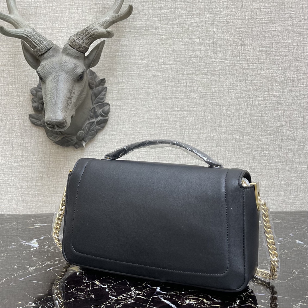 F**di baguette chain black and black nappa leather bag 8br783 27 x 6 x 13.5 cm