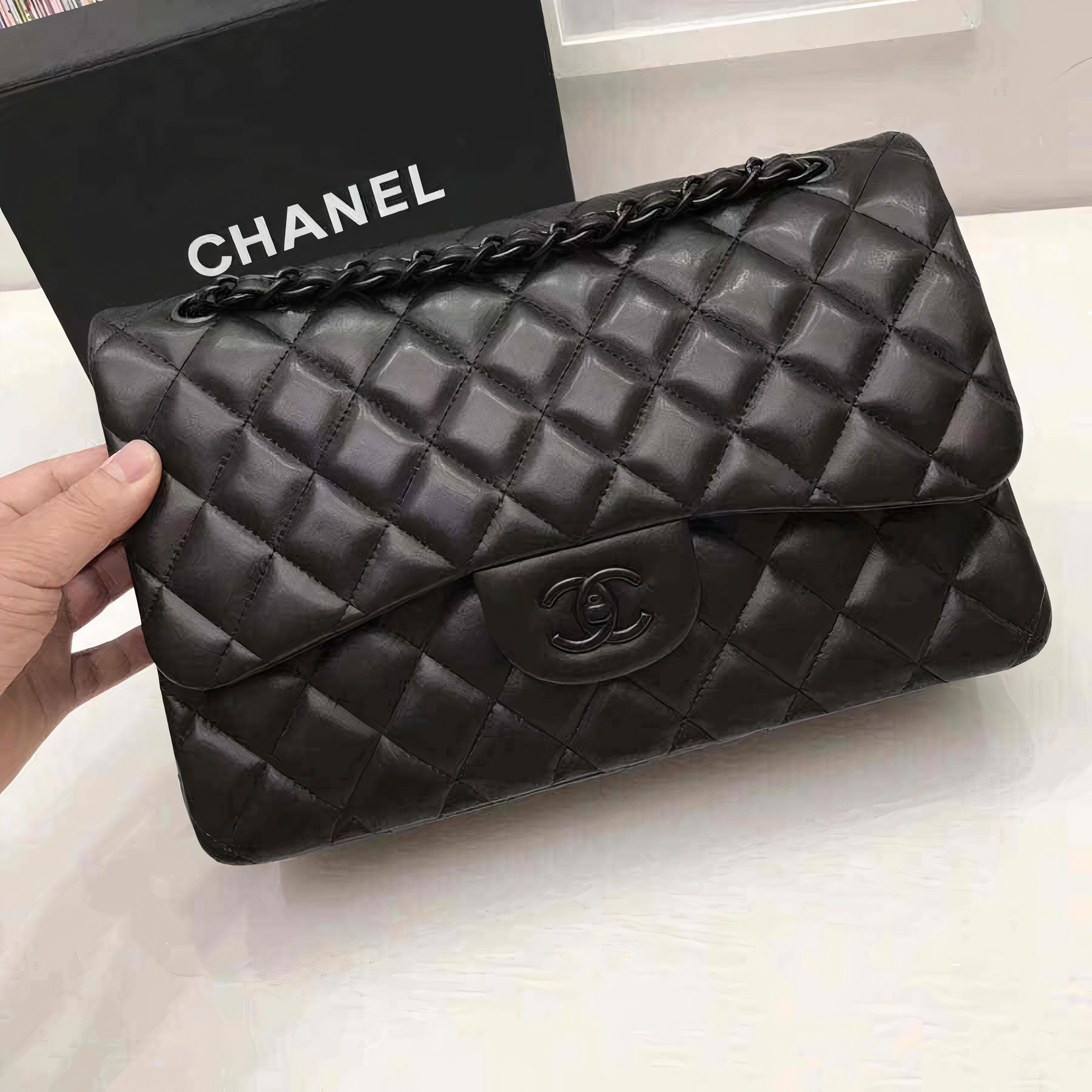 Ch**el cf caviar lambskin leather black 25cm