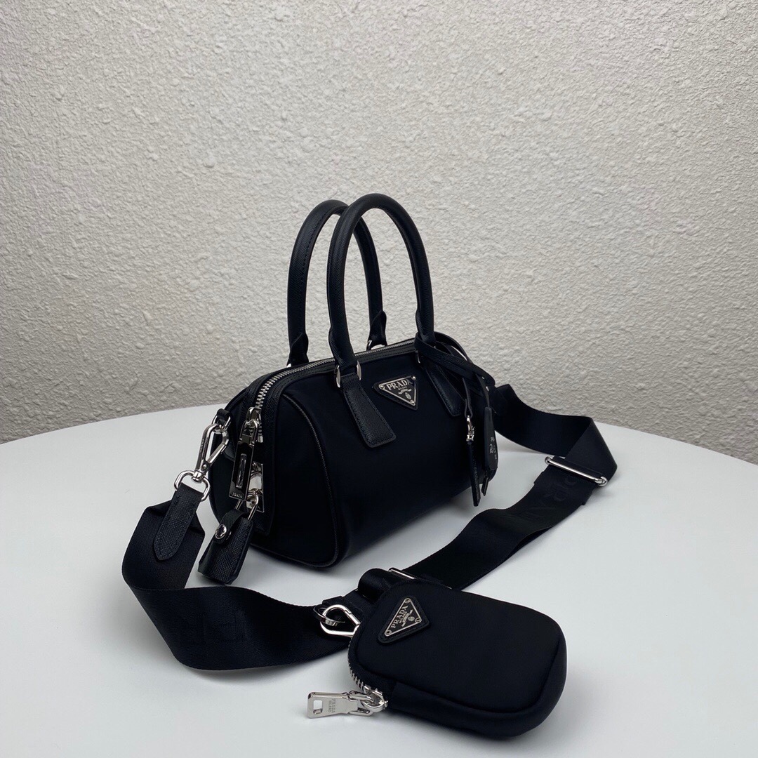Pra*a re-edition 2005 nylon bag black 1bb846 20 x 11.5 x 11 cm