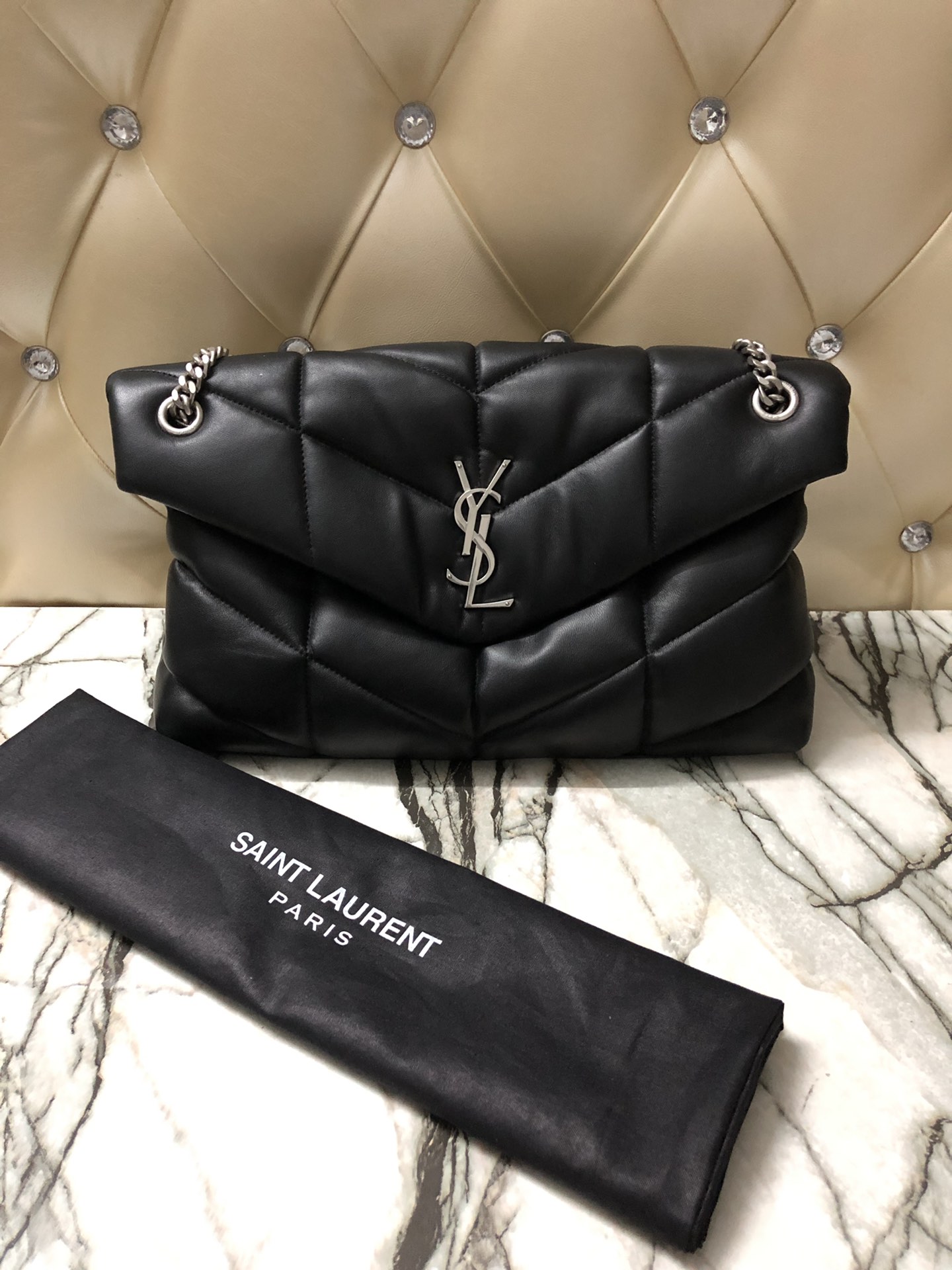 Y51 puffer medium bag in quilted lambskin black and white chain 5774751 35 x 23 x 13.5 cm