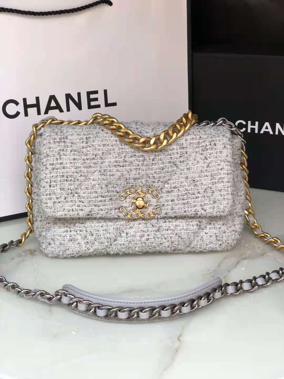 Ch**el 19 handbag gray & ecru as1160 16 × 26 × 9 cm